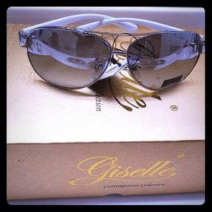 Summer 2019 Giselle white armed aviators